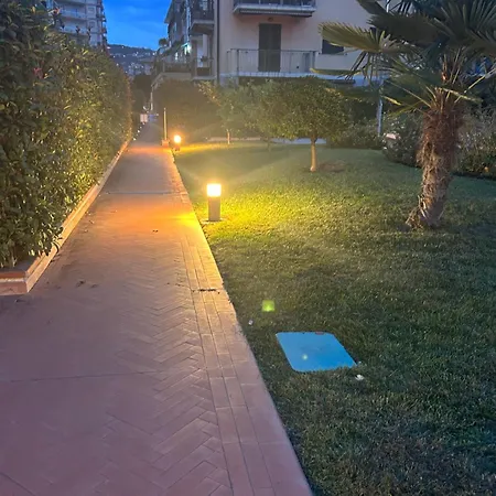 Incantevole A 100 Mt Dal Mare