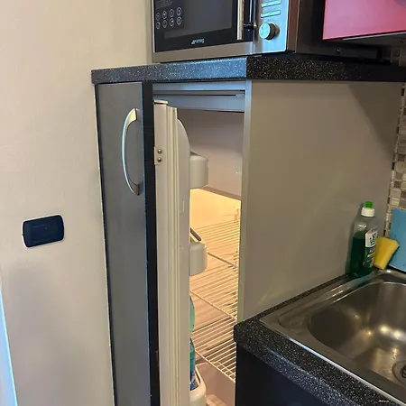 Incantevole A 100metri Dal Mare E Accanto Pista Ciclabile Imperia